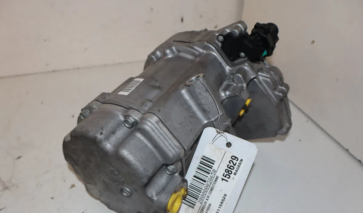 Compresseur air conditionne Renault ARKANA I (LCM_, LDN_) 1.6 e-tech 145 (ldmu) (2020) 5 portes occasion — photo 2