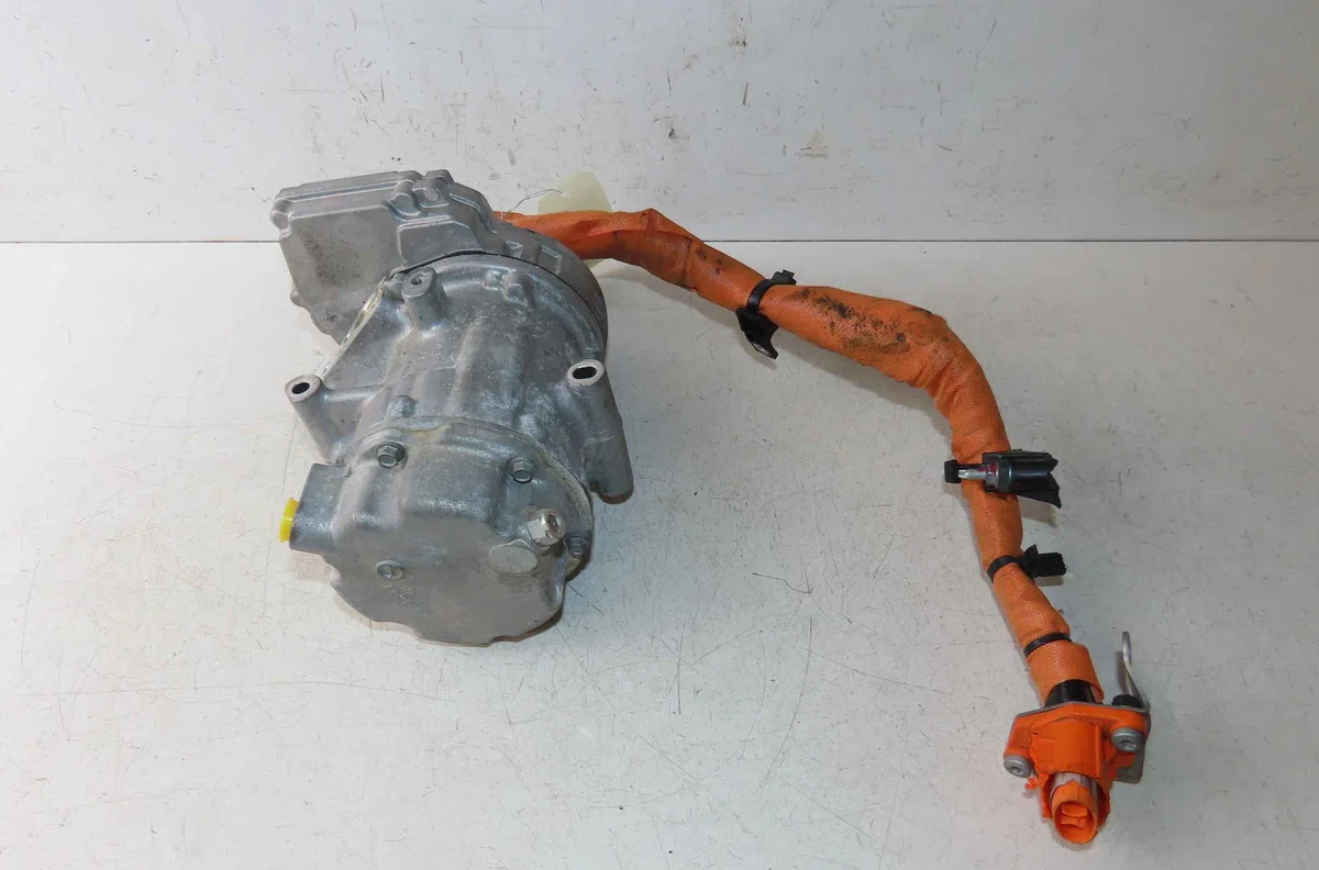 Compresseur air conditionne RENAULT CAPTUR II occasion — photo 2