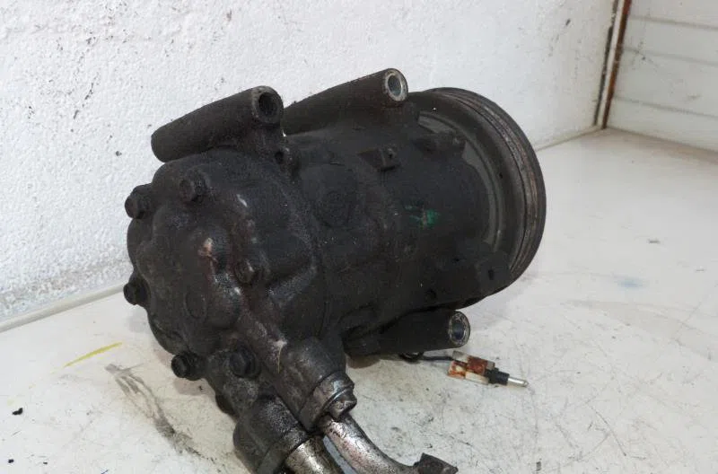 Compresseur air conditionne RENAULT CLIO 2 PHASE 2 occasion — photo 3