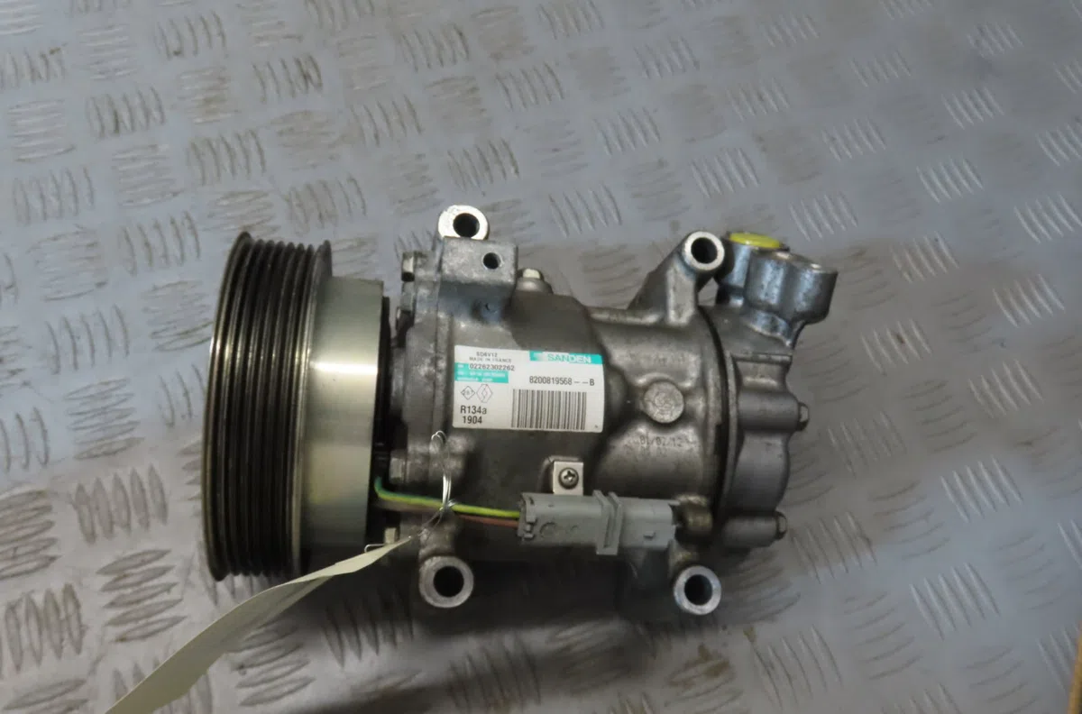 Compresseur air conditionne RENAULT CLIO 2012 occasion