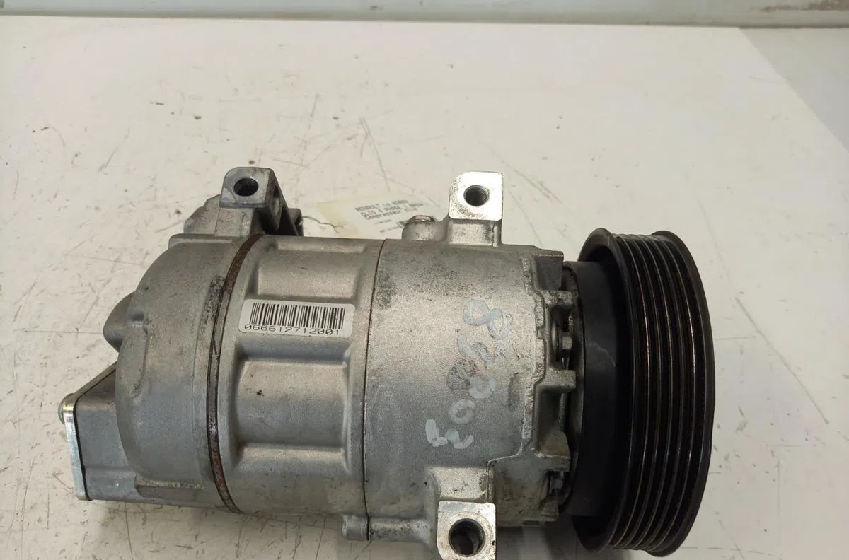 Compresseur air conditionne RENAULT CLIO 4 PHASE 1 BREAK occasion — photo 3