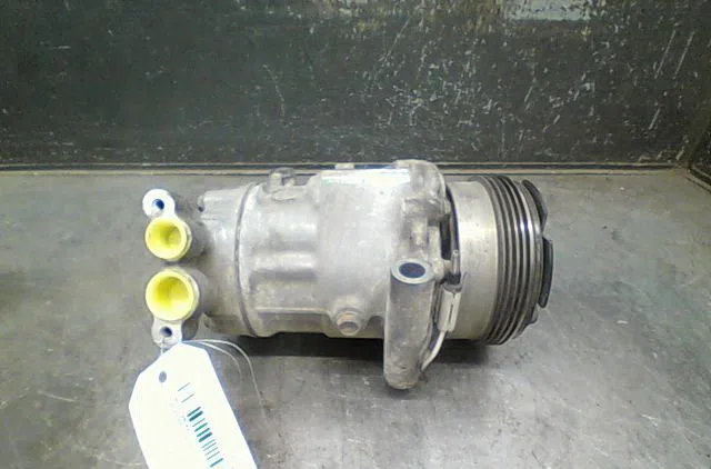 Compresseur air conditionne Renault CLIO II (BB_, CB_) 1.2 16v (bb05, bb0w, bb11, bb27, bb2t, bb2u, bb2v, cb05,... (2001-2016) 3 occasion — photo 2