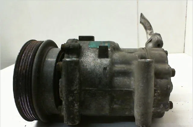 Compresseur air conditionne RENAULT CLIO II Phase 2 06-2001--07-2006 1.4 16v occasion — photo 2