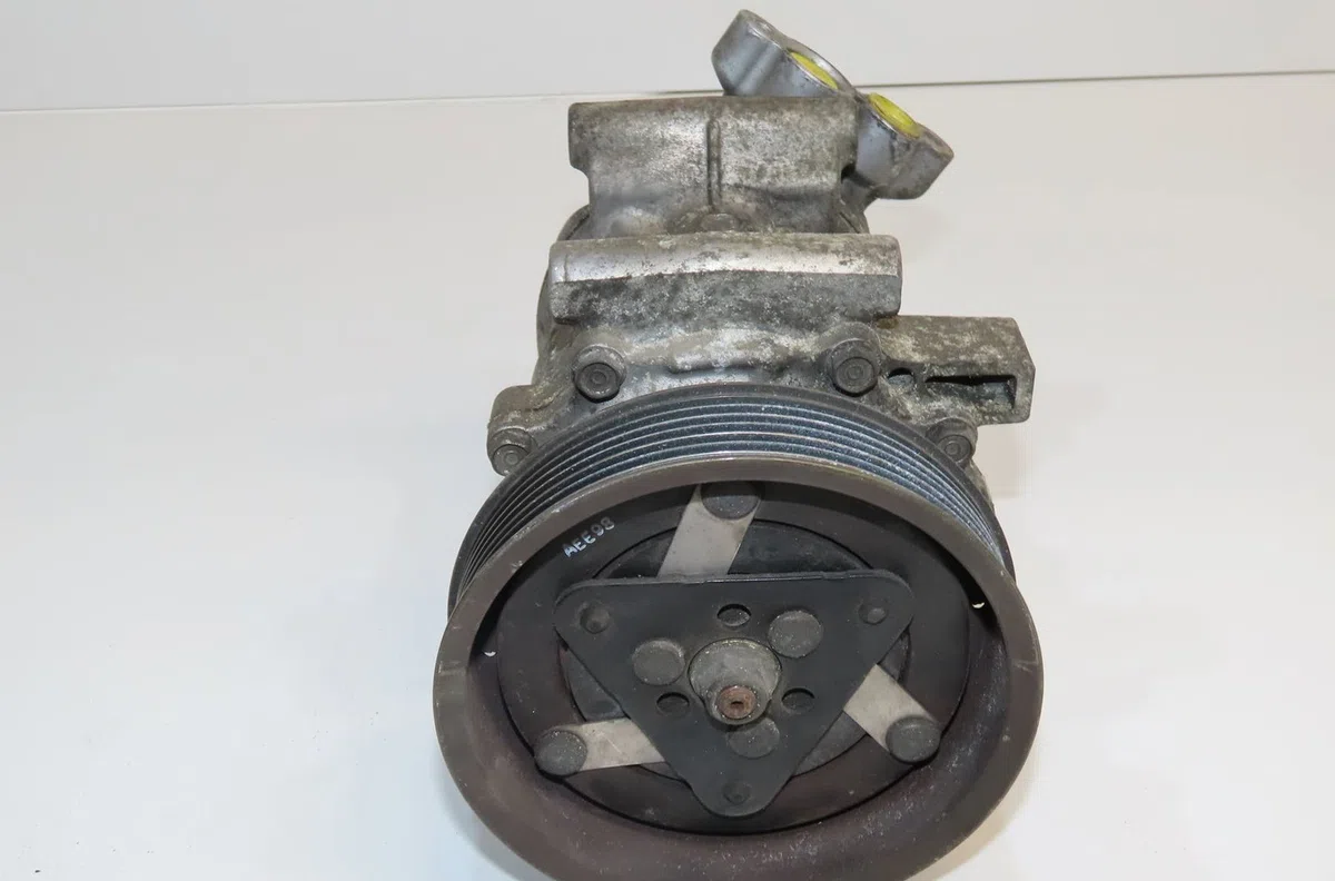 Compresseur air conditionne Renault CLIO III (BR0-1, CR0-1) 1.2 16v (br02, br0j, br11, cr02, cr0j, cr11) (2005-2014) 5 portes occasion — photo 2