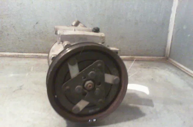 Compresseur air conditionne RENAULT CLIO III Phase 1 09-2005--03-2009 occasion — photo 2