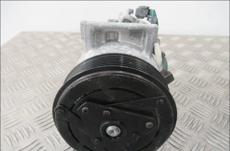 Compresseur air conditionne RENAULT CLIO V  1.0i TCe 100ch occasion — photo 2