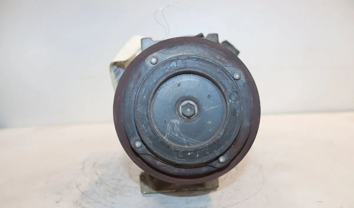 Compresseur air conditionne Renault GRAND SCÉNIC III (JZ0-1_) 1.6 dci (jz00, jz12) (2011) 5 portes occasion — photo 2