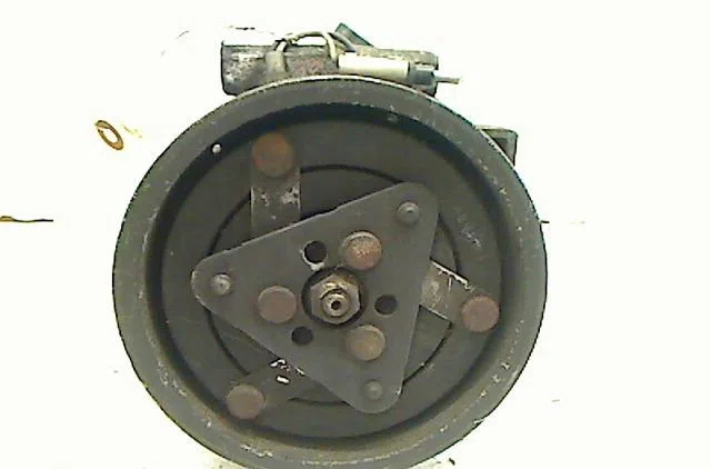 Compresseur air conditionne Renault KANGOO Express (FC0-1_) 1.5 dci (fc07, fc1r) (2001) 4 portes occasion — photo 2