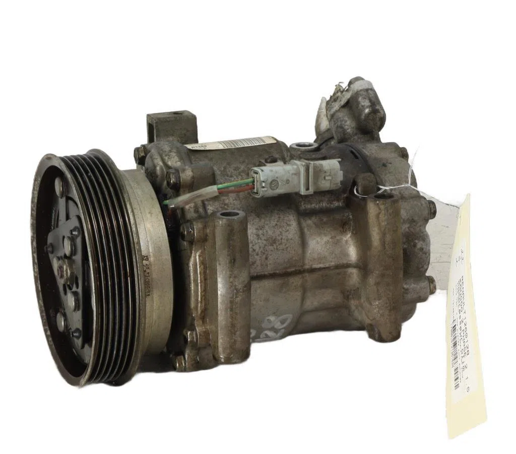 Compresseur air conditionne Renault KANGOO Express (FW0-1_) 1.5 dci 90 (fw0g, fw05, fw08, fw11) (2009) 4 portes occasion — photo 2