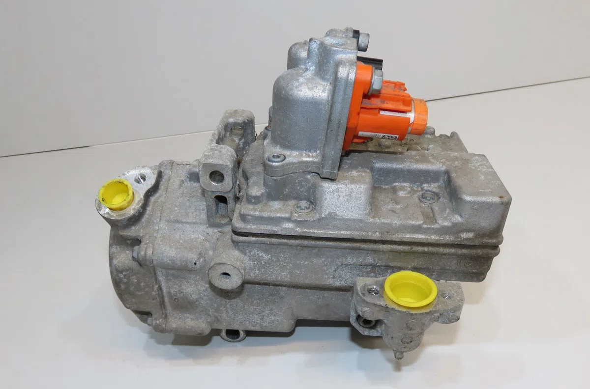 Compresseur air conditionne Renault KANGOO Express (FW0-1_) Z.e. (fw0z, fw1z) (2011) occasion — photo 2
