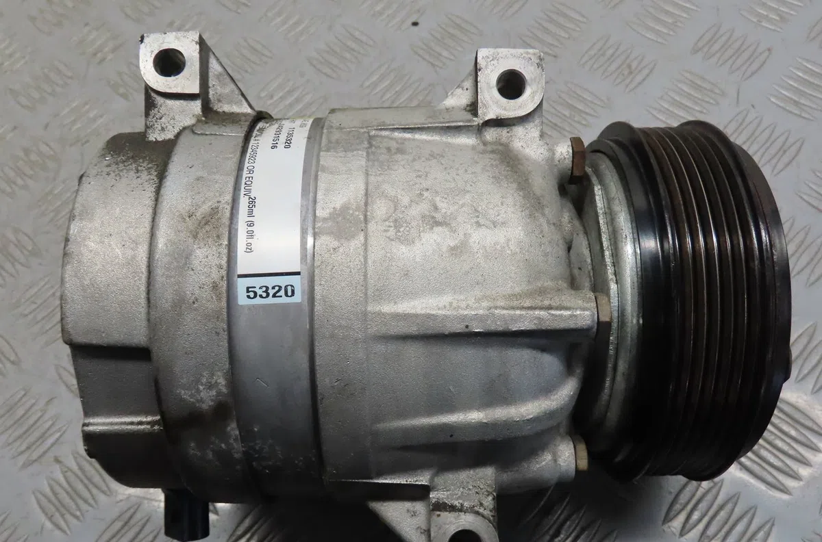 Compresseur air conditionne Renault LAGUNA II (BG0-1_) 1.8 16v (bg06, bg0j, bg0m) (2001-2007) 5 portes occasion — photo 2