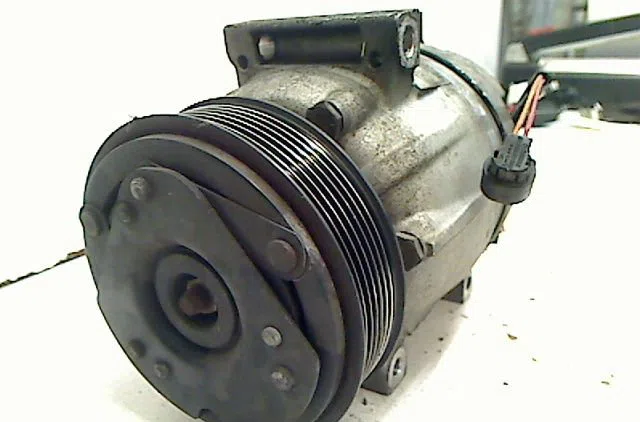 Compresseur air conditionne Renault LAGUNA II (BG0-1_) 1.9 dci (bg08, bg0g) (2001-2007) occasion — photo 2