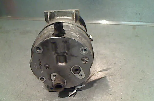 Compresseur air conditionne RENAULT LAGUNA II Phase 1 11-2000--03-2005 occasion — photo 2
