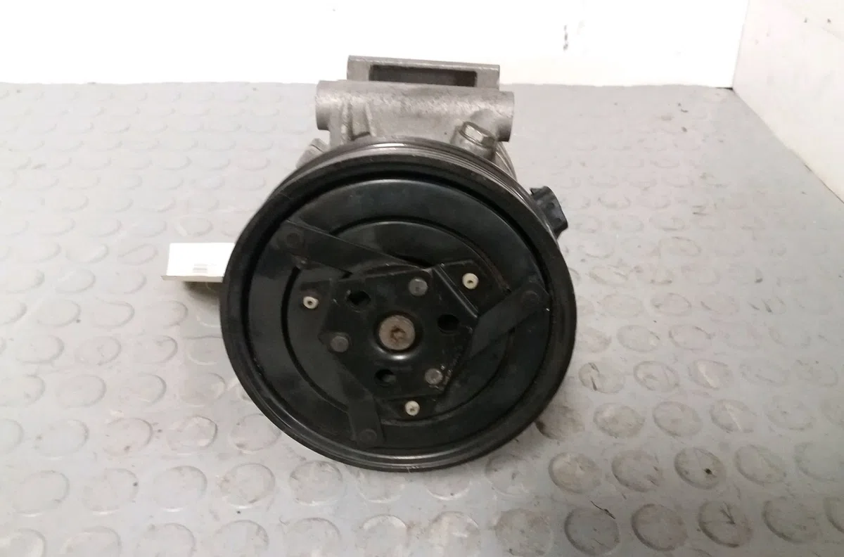 Compresseur air conditionne Renault MEGANE I (BA0-1_) 1.6 16v (ba04, ba0b, ba11, ba1j, ba16, ba19, ba1k, ba1v,... (1999-2002) occasion — photo 2