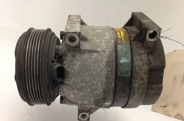 Compresseur air conditionne Renault MEGANE I (BA0-1_) 1.9 dti (ba1u) (2001-2003) occasion — photo 2