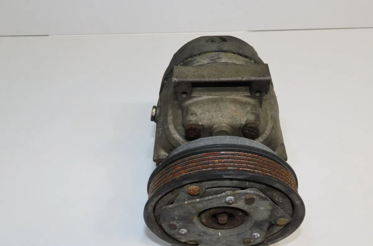 Compresseur air conditionne Renault MEGANE I Break (KA0-1_) 1.6 16v (ka0b, ka04, ka11) (1999-2003) occasion — photo 2
