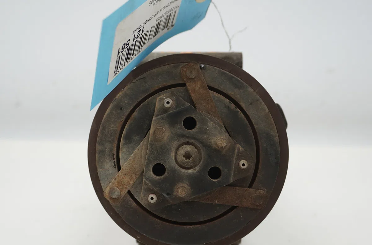 Compresseur air conditionne Renault MEGANE II (BM0-1_, CM0-1_) 1.9 dci (bm0g, cm0g) (2002-2008) 5 portes occasion — photo 2