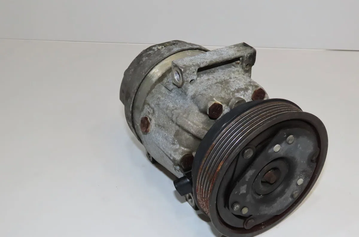 Compresseur air conditionne Renault MEGANE Scenic (JA0-1_) 1.6 16v (ja0b, ja04, ja11, ja00) (1998-1999) occasion