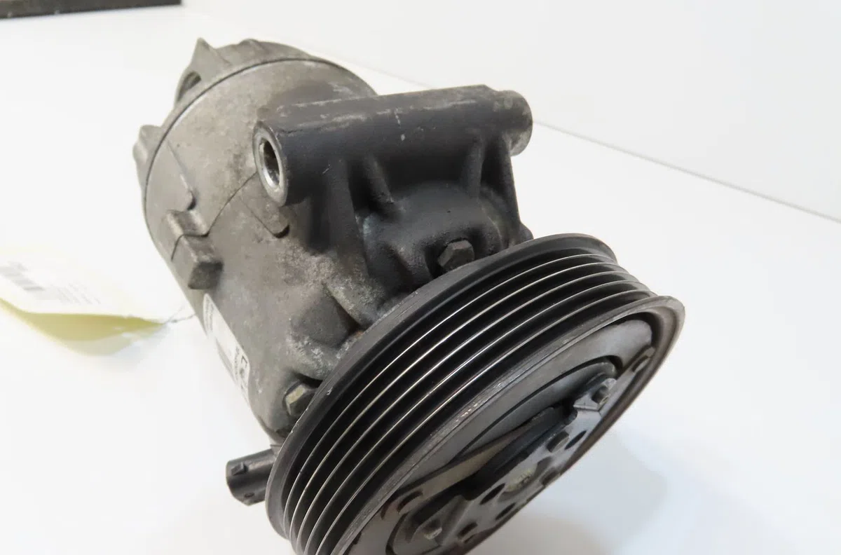 Compresseur air conditionne Renault SCÉNIC II (JM0-1_) 1.6 16v (jm1r) (2005-2008) occasion — photo 3