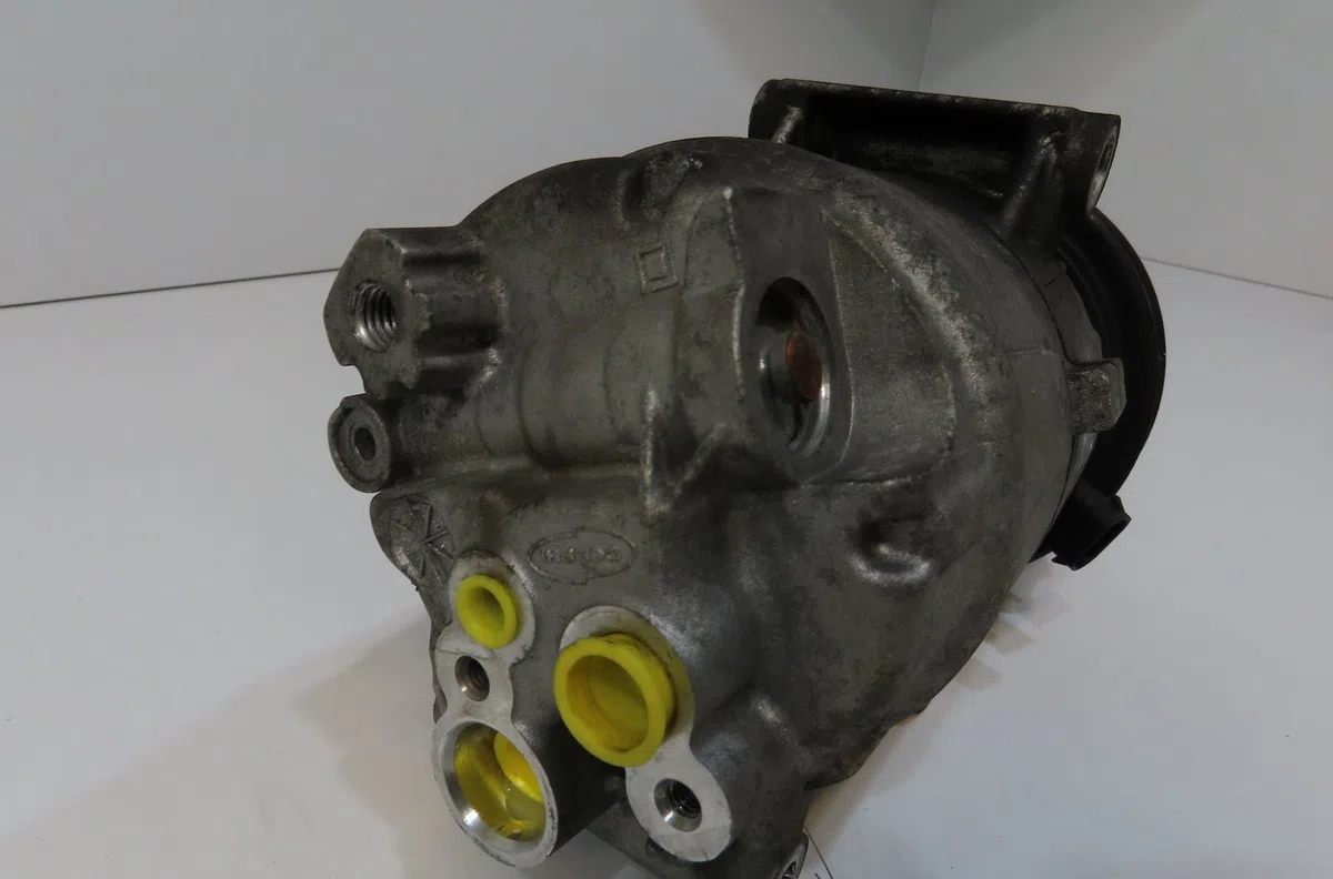 Compresseur air conditionne Renault SCÉNIC II (JM0-1_) 1.6 16v (jm1r) (2005-2008) occasion — photo 4