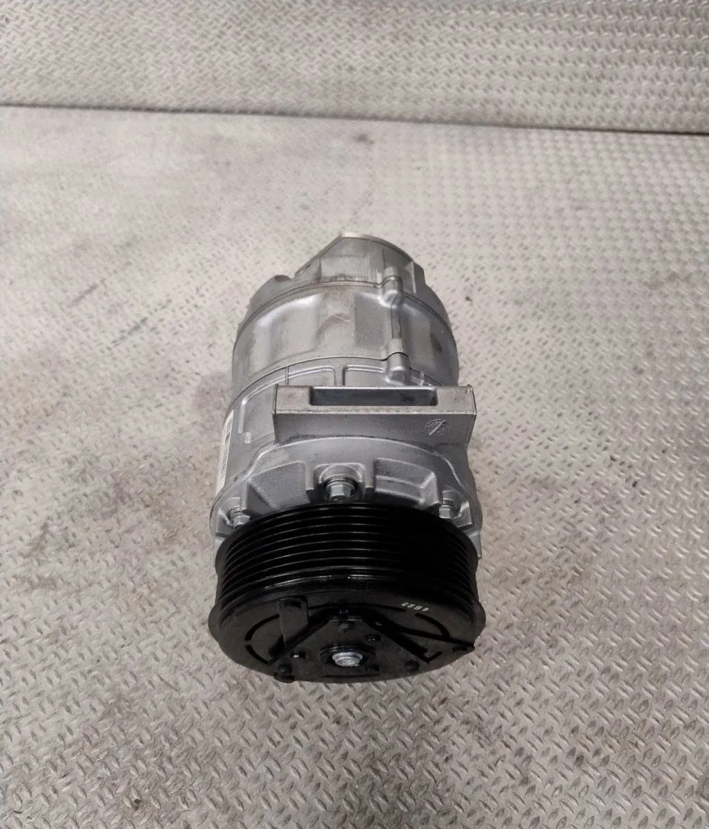 Compresseur air conditionne RENAULT TRAFIC 3 MOYEN  TRAFIC 3 MOYEN PHASE 2 occasion — photo 2