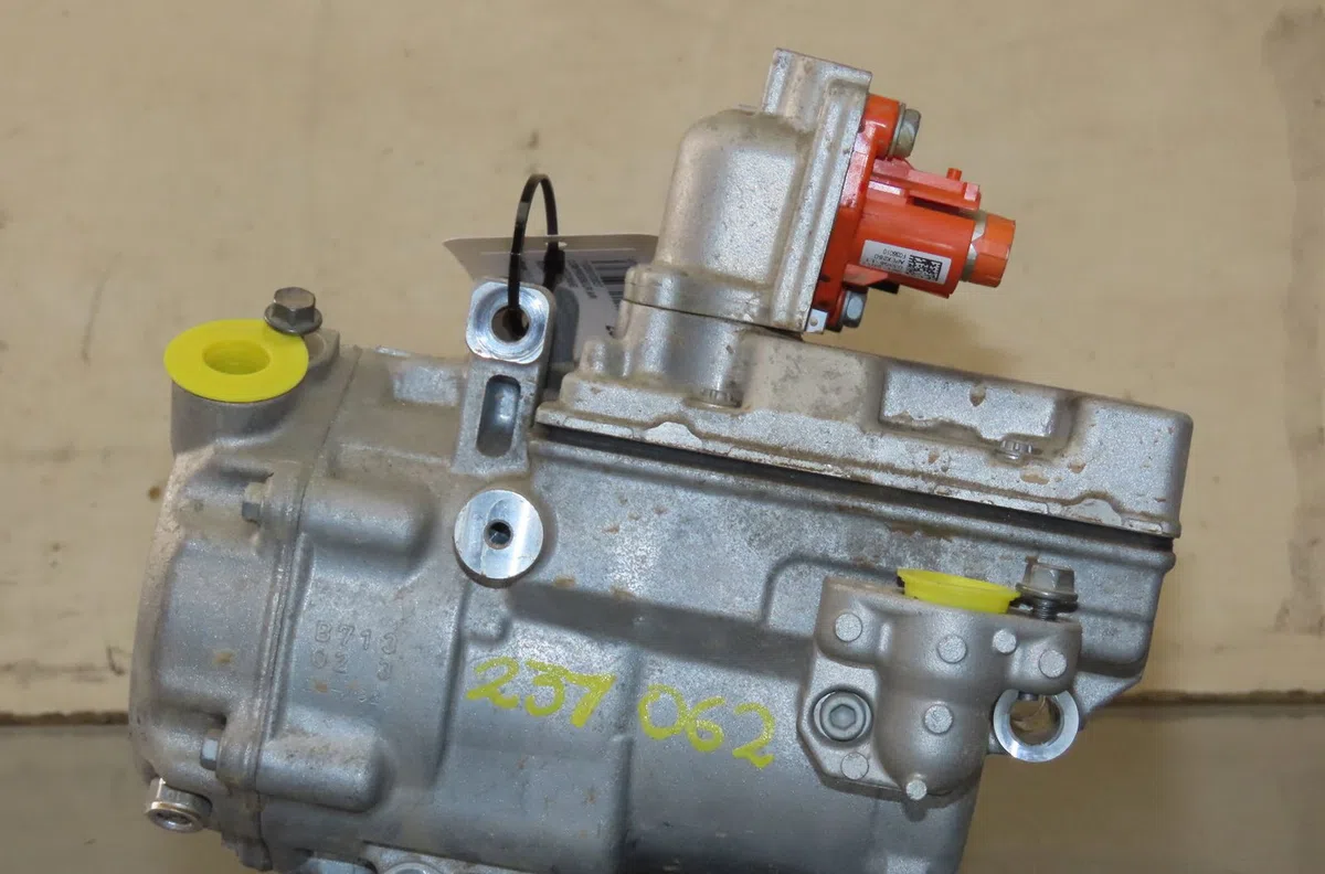 Compresseur air conditionne Renault ZOE (BFM_) Zoe (2012) occasion — photo 2