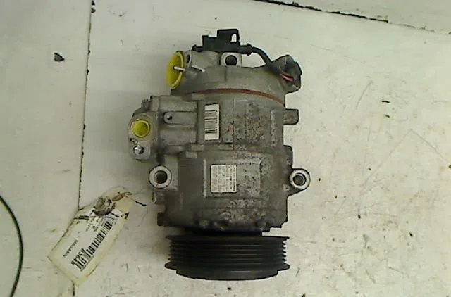 Compresseur air conditionne Seat CORDOBA (6L2) 1.4 tdi (2002-2005) occasion — photo 2