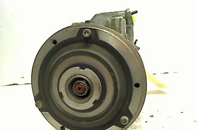 Compresseur air conditionne Seat IBIZA III (6L1) 1.4 16v (2002-2007) occasion — photo 2