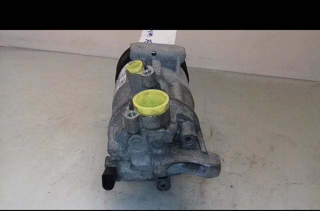 Compresseur air conditionne Skoda FABIA III Break (NJ5) 1.4 tdi (2014) occasion — photo 2