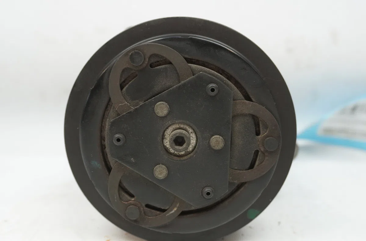 Compresseur air conditionne Smart FORTWO Coupé (450) 0.7 (450.352, 450.332) (2004-2007) occasion — photo 2