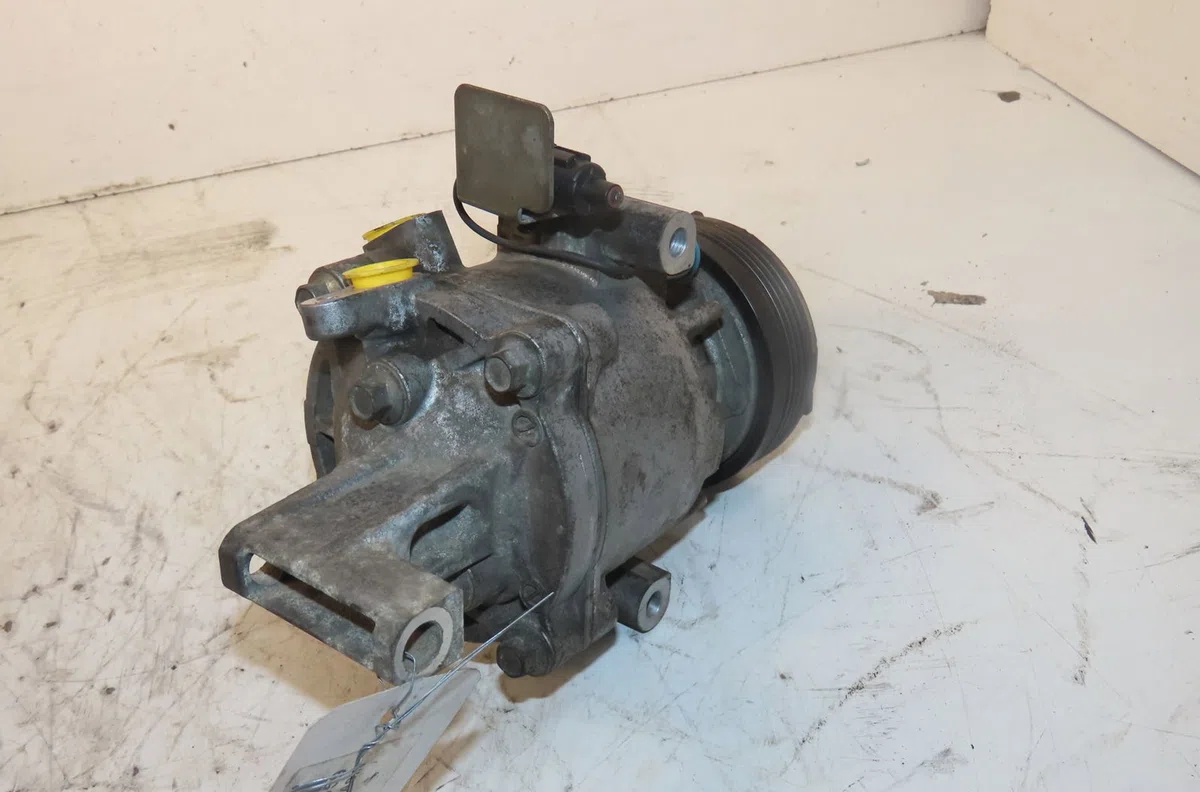 Compresseur air conditionne Suzuki SWIFT IV (FZ, NZ) 1.2 4x4 (azh 412) (2010) occasion — photo 2
