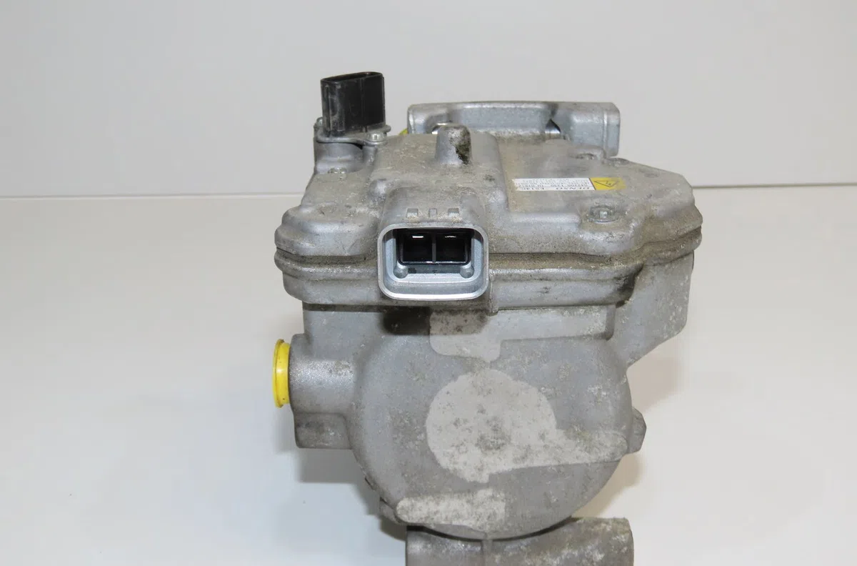 Compresseur air conditionne Toyota AURIS Break (_E18_) 1.8 hybrid (zwe186_) (2013-2018) occasion — photo 2