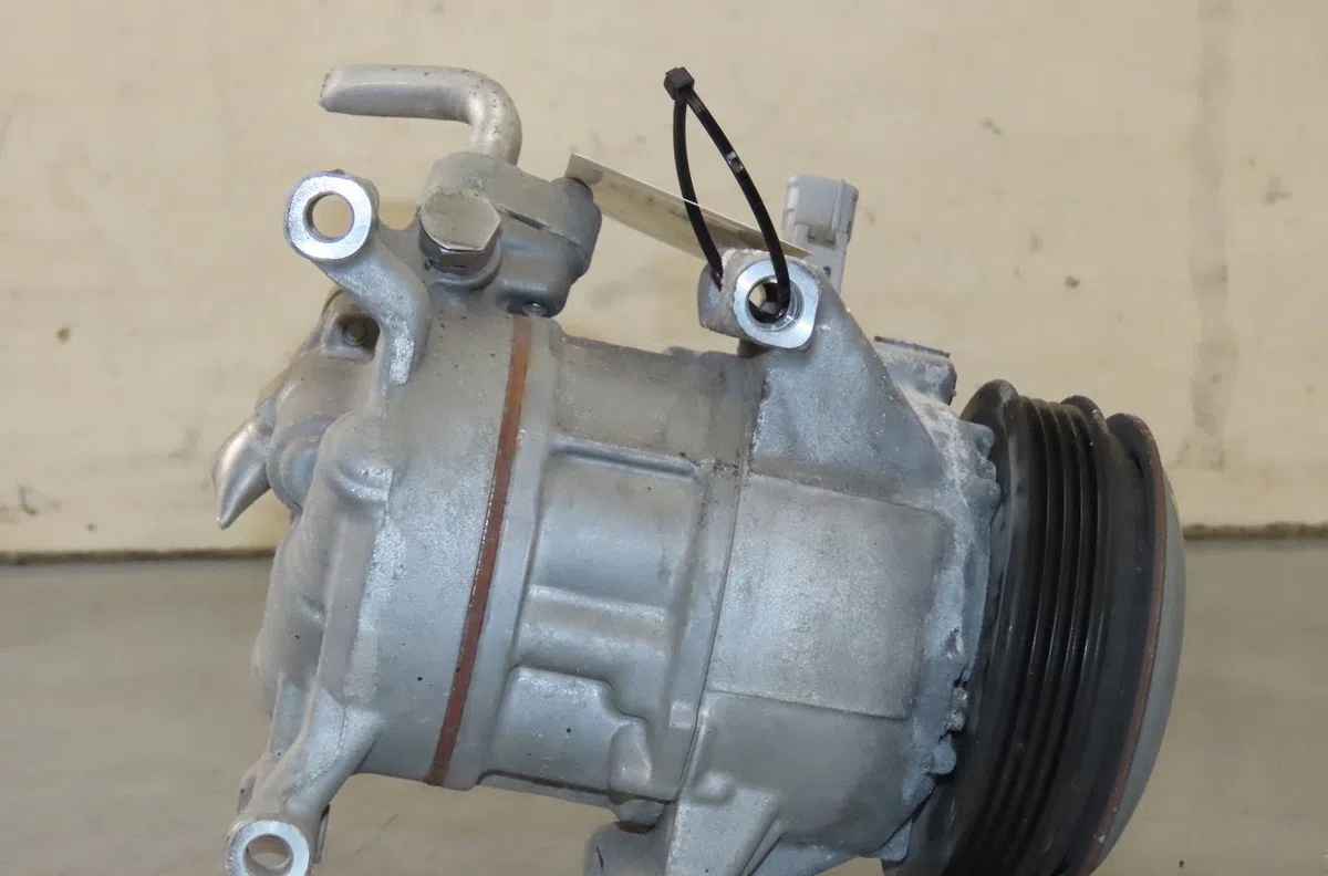 Compresseur air conditionne Toyota AURIS (_E18_) 1.3 (nre180_) (2012-2018) occasion