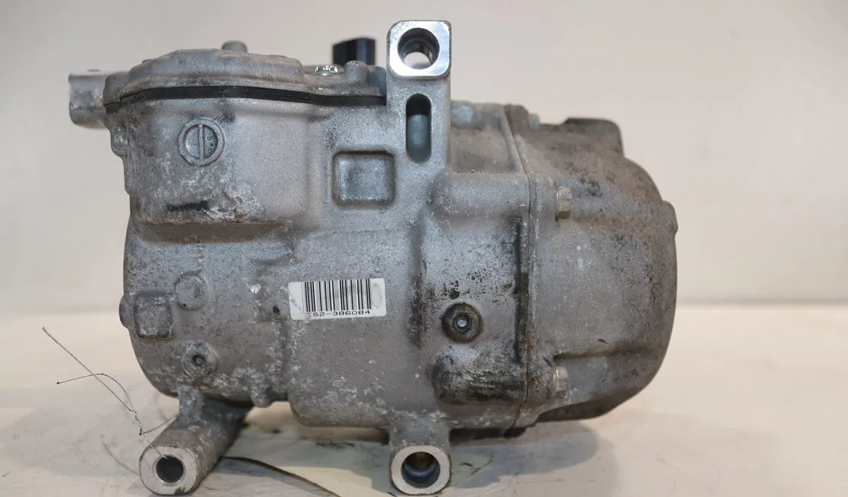Compresseur air conditionne Toyota AURIS (_E18_) 1.8 hybrid (zwe186_) (2012-2018) occasion — photo 3