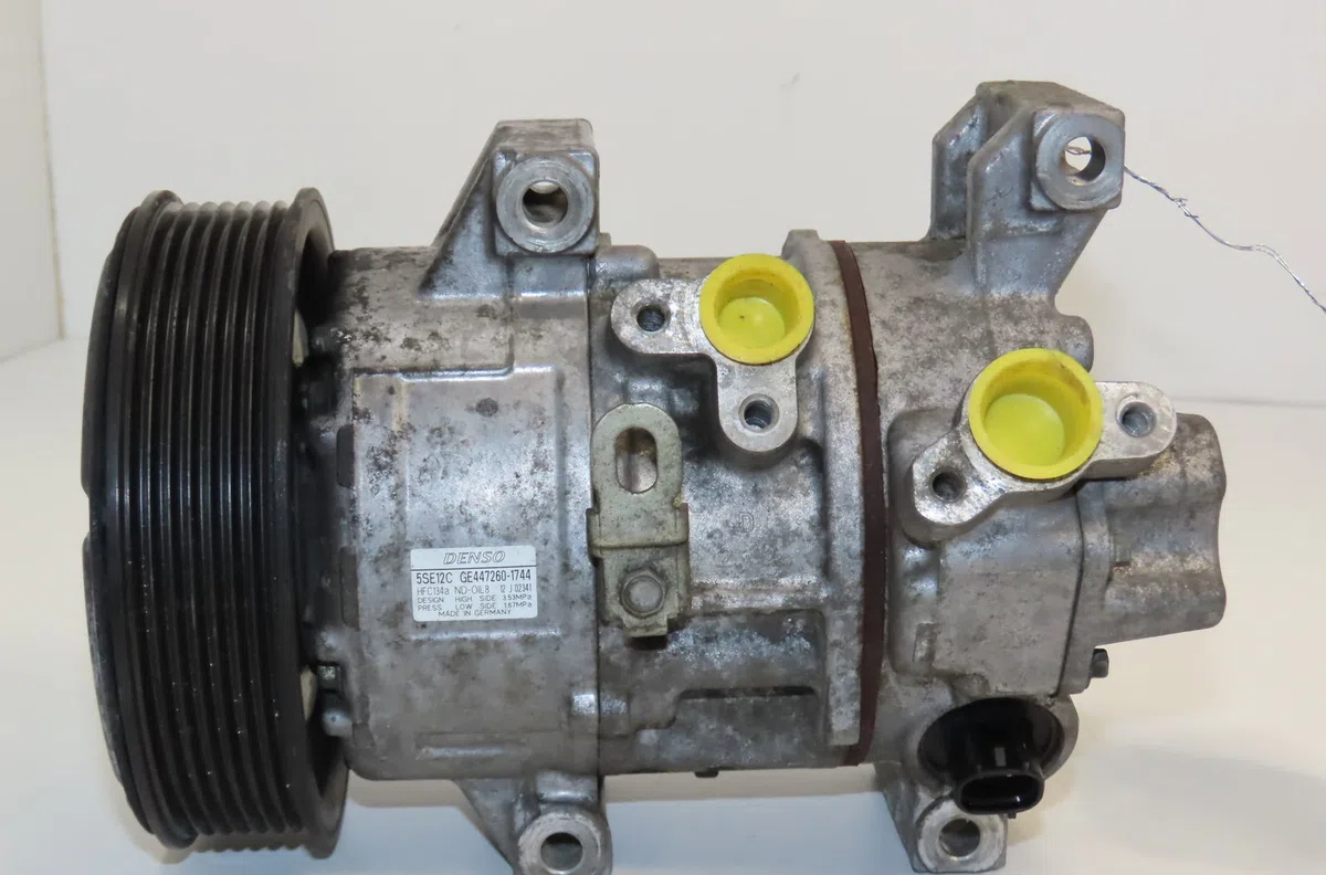 Compresseur air conditionne Toyota COROLLA Verso (ZER_, ZZE12_, R1_) 2.2 d-4d (aur10_) (2005-2009) 5 portes occasion — photo 2