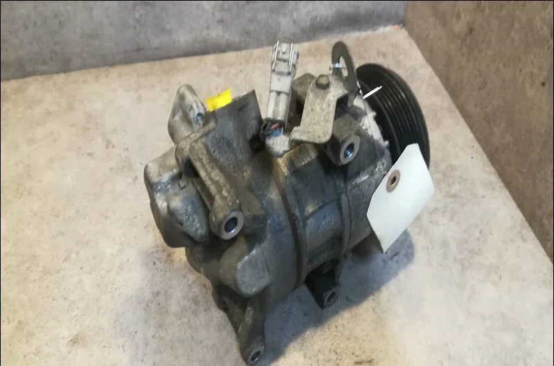 Compresseur air conditionne Toyota YARIS (_P9_) 1.0 vvt-i (ksp90_) (2005-2011) 5 portes occasion — photo 2