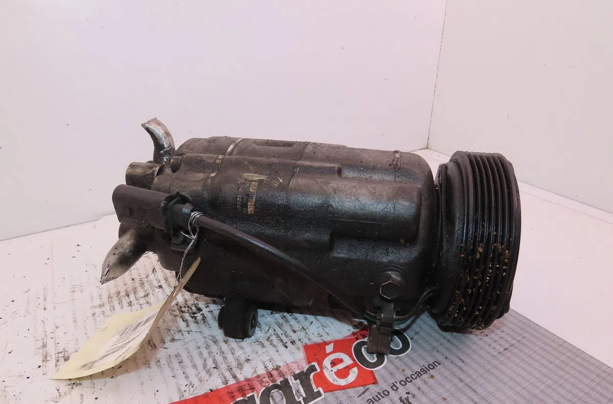 Compresseur air conditionne Volkswagen GOLF IV (1J1) 1.6 16v (2000-2005) occasion — photo 2