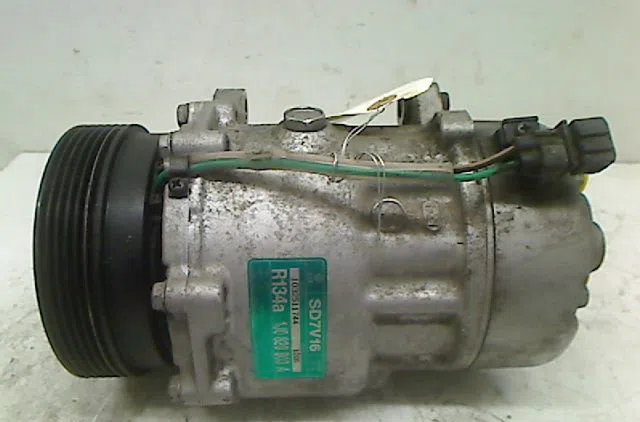 Compresseur air conditionne Volkswagen GOLF IV (1J1) 1.6 (1997-2004) occasion — photo 2