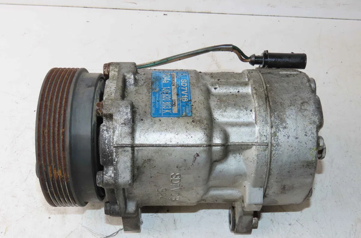 Compresseur air conditionne VOLKSWAGEN GOLF IV occasion — photo 2