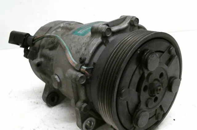 Compresseur air conditionne Volkswagen NEW BEETLE (9C1, 1C1) 1.8 t (1999-2010) occasion — photo 2