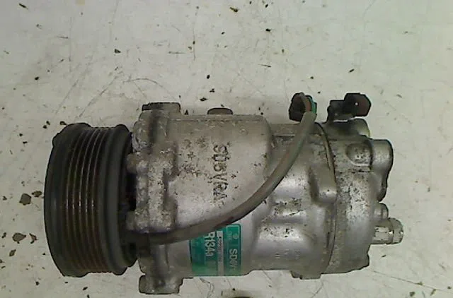 Compresseur air conditionne Volkswagen POLO (6N2) 1.4 tdi (1999-2001) 5 portes occasion