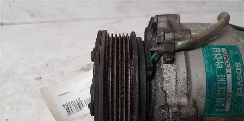 Compresseur air conditionne VOLKSWAGEN POLO III occasion — photo 2