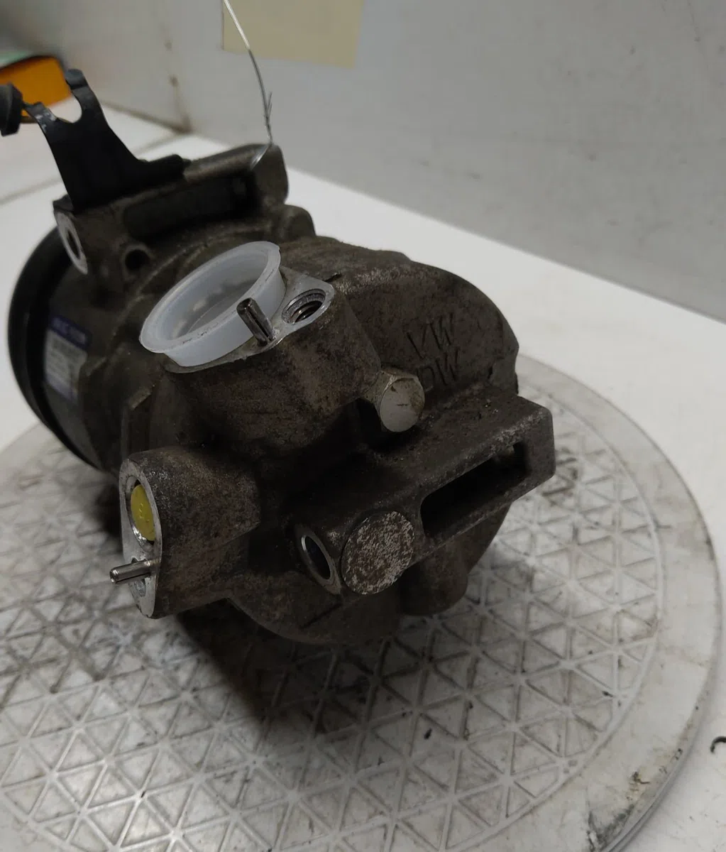 Compresseur air conditionne VOLKSWAGEN UP occasion — photo 2