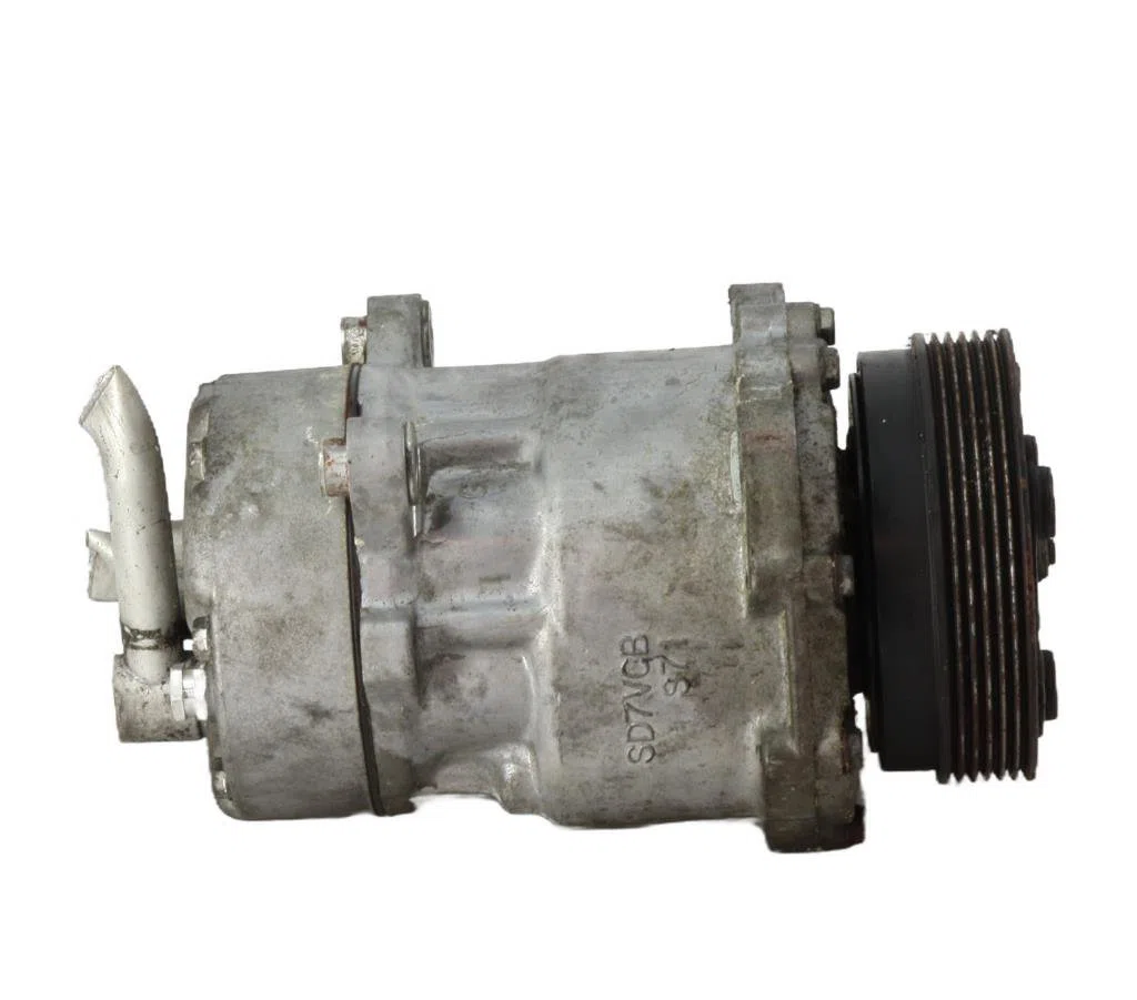 Compresseur air conditionne Volvo V40 Break (645) 1.9 di (2000-2004) occasion — photo 2