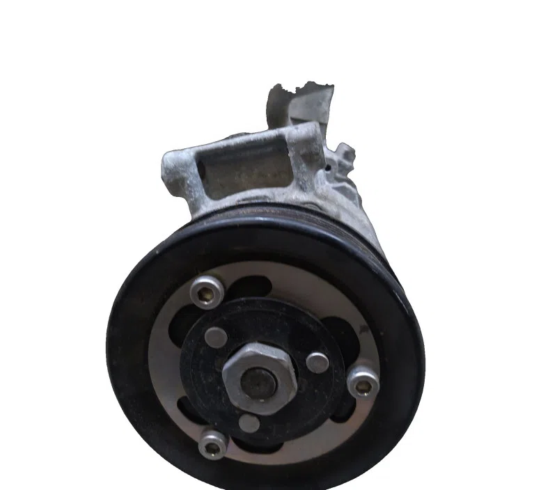 COMPRESSEUR CLIMATISATION VOLKSWAGEN POLO VI 5Q0816803D — photo 2
