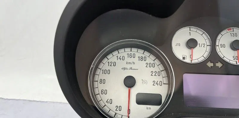 Compteur ALFA ROMEO 147 PHASE 2 occasion — photo 2