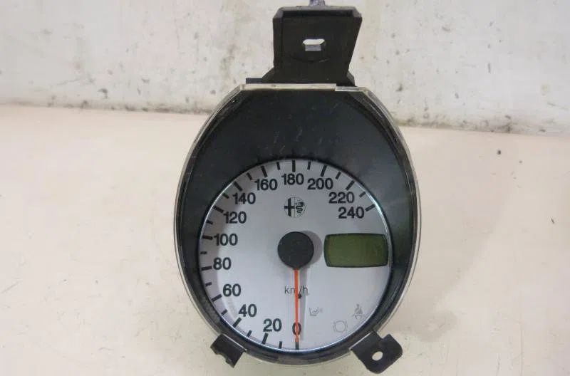 Compteur ALFA ROMEO 156 PHASE 1 BREAK occasion — photo 2