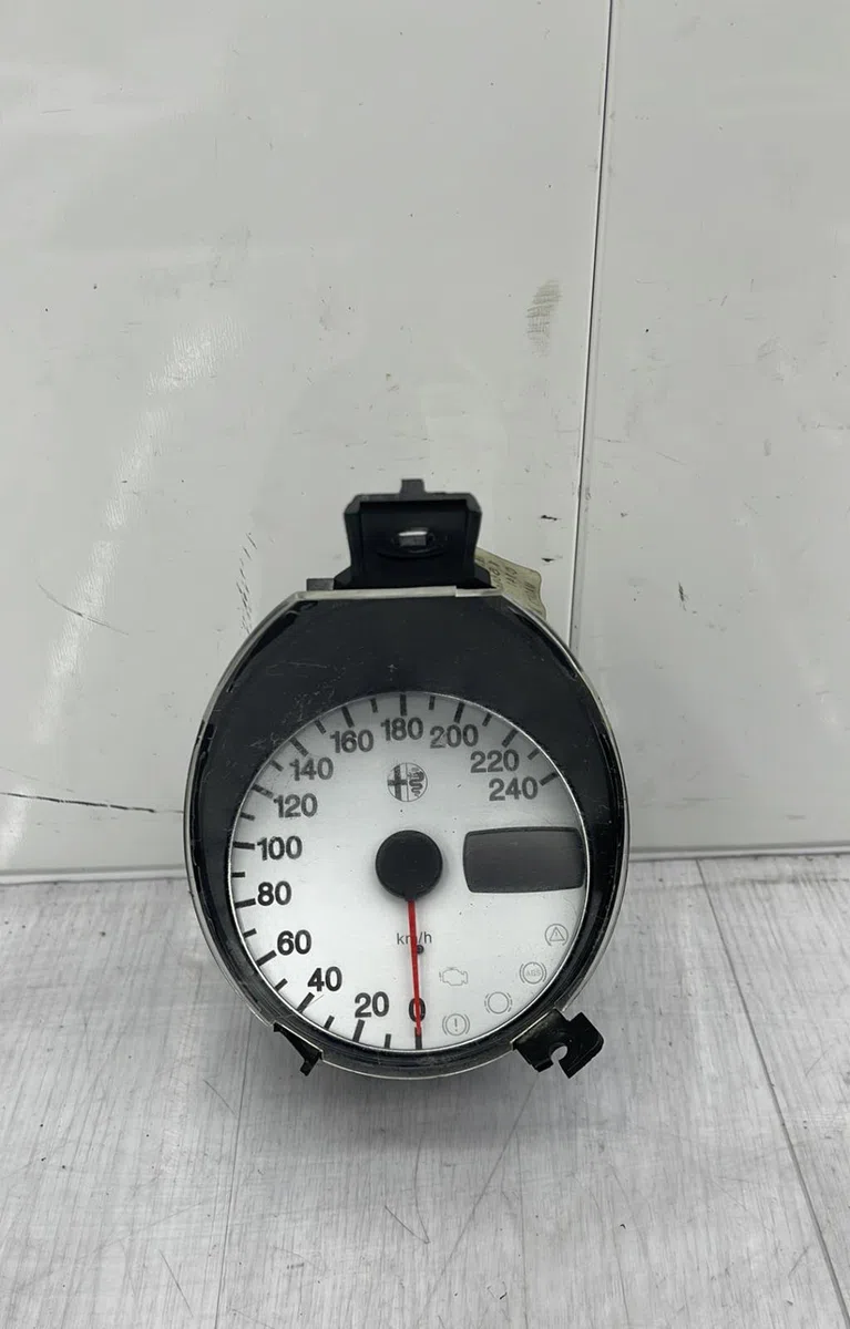 Compteur ALFA ROMEO 156 PHASE 3 BREAK occasion — photo 2