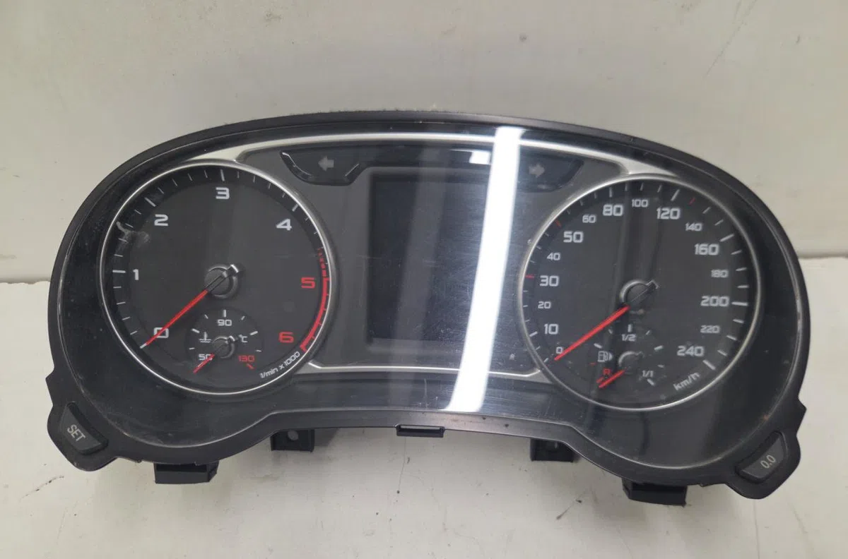 Compteur AUDI A1 1 PHASE 2 occasion — photo 2