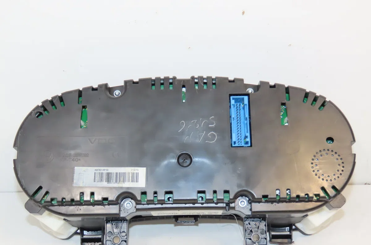 Compteur Audi A1 (8X1, 8XK) 1.6 tdi (2011-2015) 3 portes occasion — photo 2